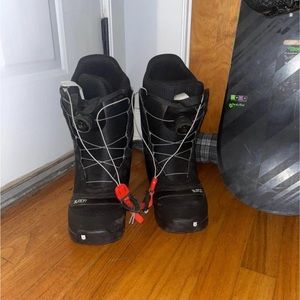 Women’s Burton size 9 snowboard boots